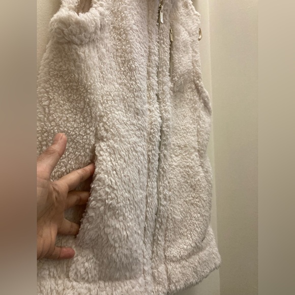 Calvin Klein Sherpa Vest XS/S - Picture 8 of 8